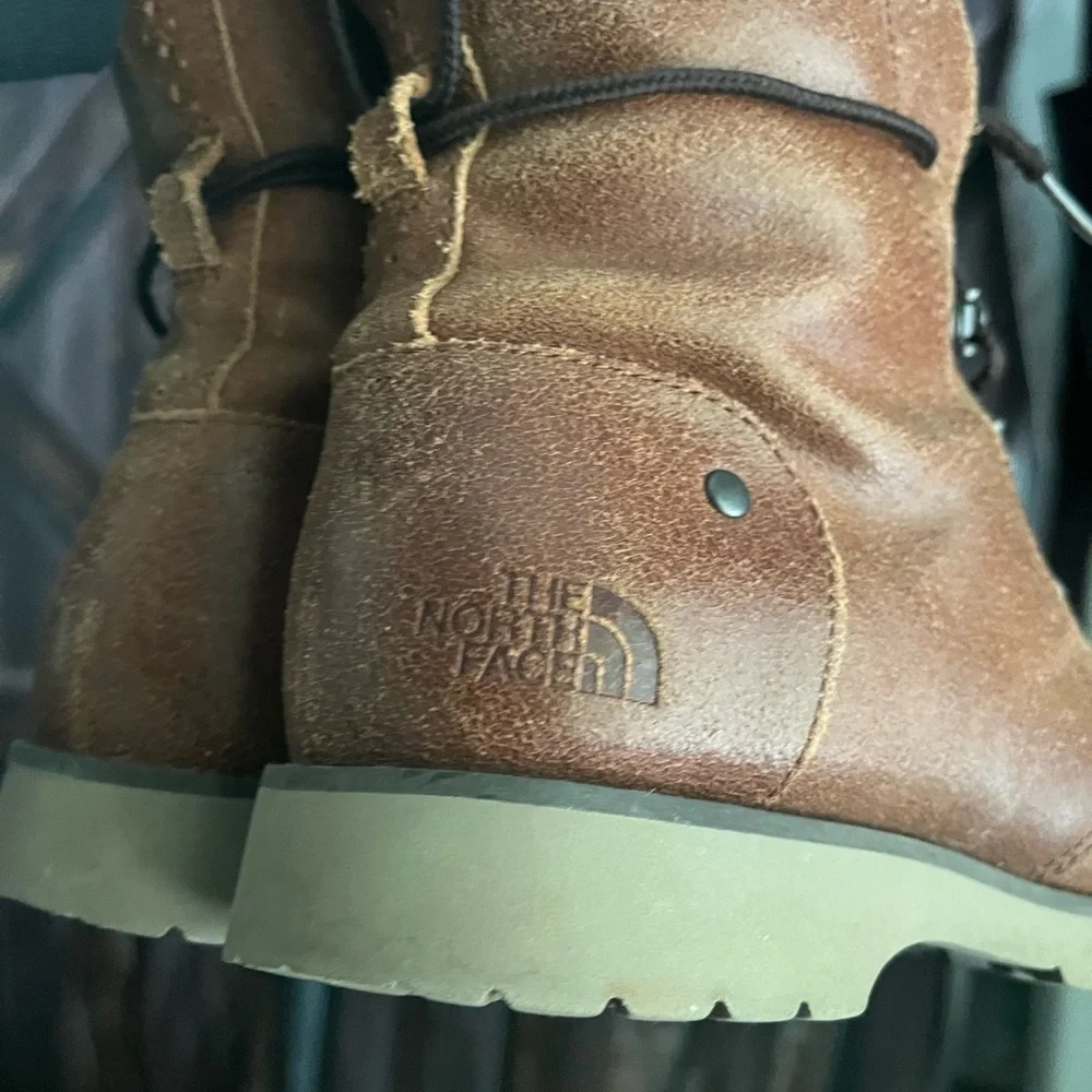 Boots - Picture 4 of 5